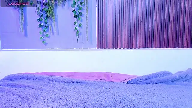 Dakotaferreti online show from October 7, 2025, 8:50 pm