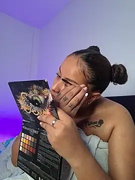 Nicoll 31 online show from November 28, 2025, 11:40 pm