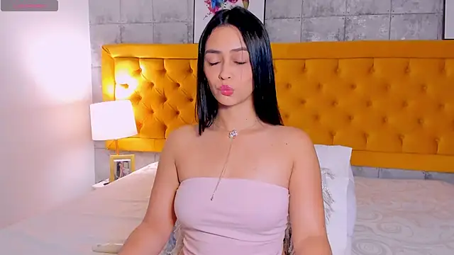 EmilyyRamirez online show from November 9, 2025, 1:31 pm