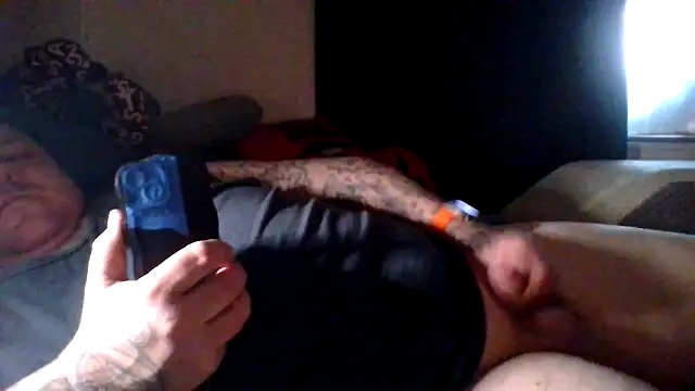 GingerSnap4444 online show from February 2, 2026, 12:20 am