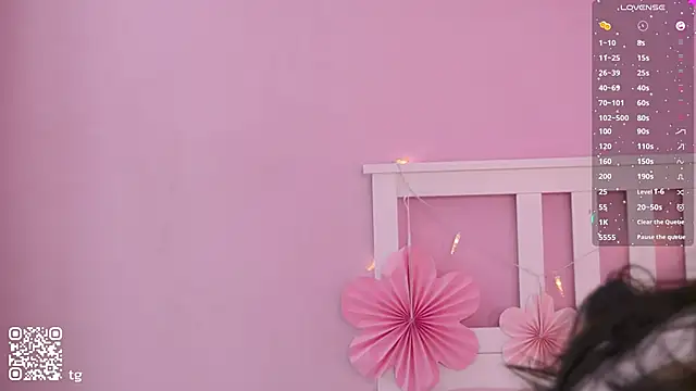 KendalHottt online show from October 5, 2025, 4:00 am