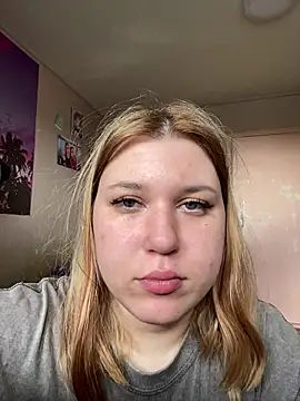 Snapshot of Kemeli008 chatting on September 18, 2025, 9:11 am Kemeli008 online show from September 18, 2025, 9:11 am