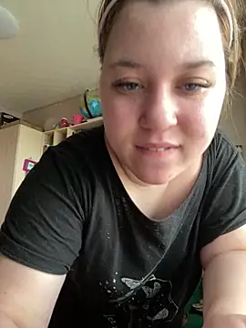 Snapshot of Kemeli008 chatting on September 21, 2025, 11:01 am Kemeli008 online show from September 21, 2025, 11:01 am