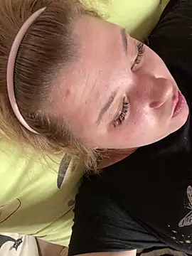 Snapshot of Kemeli008 chatting on September 22, 2025, 5:09 am Kemeli008 online show from September 22, 2025, 5:09 am