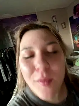 Snapshot of Kemeli008 chatting on September 30, 2025, 3:06 pm Kemeli008 online show from September 30, 2025, 3:06 pm