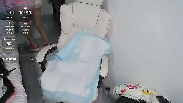 Angela-AMY online show from November 15, 2025, 9:39 am