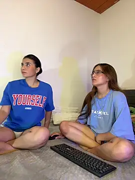 roxanne 03 online show from October 22, 2025, 4:24 am