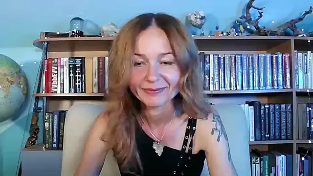 Snapshot of Foxilady357 chatting on September 14, 2025, 2:16 pm Foxilady357 online show from September 14, 2025, 2:16 pm