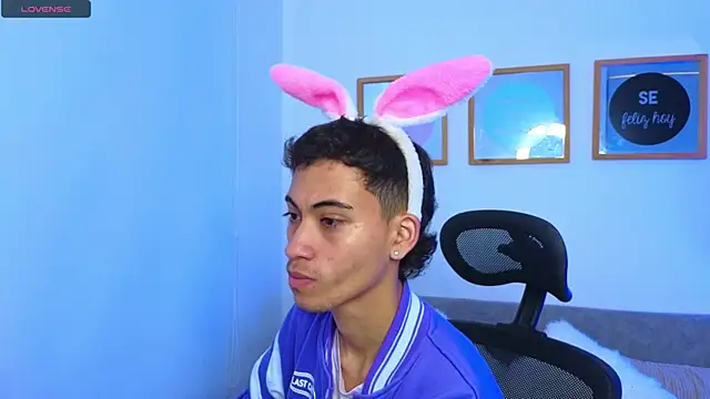 yulian vasquez online show from September 9, 2025, 12:26 pm