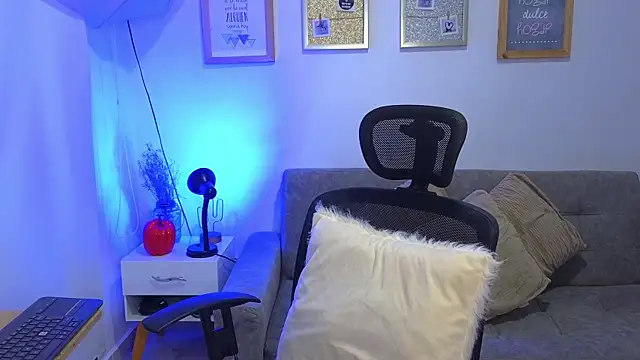 yulian vasquez online show from November 14, 2025, 12:26 pm