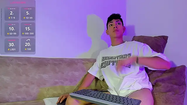 LoganTwink18 online show from October 31, 2025, 1:28 am