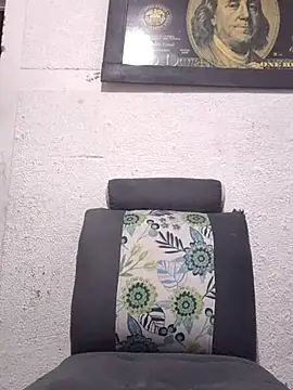 Snapshot of Valenn_fernandez chatting on October 21, 2025, 5:08 am Valenn fernandez online show from October 21, 2025, 5:08 am