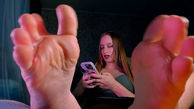 Snapshot of DarcySiren chatting on October 13, 2025, 7:52 am DarcySiren online show from October 13, 2025, 7:52 am