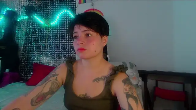 Snapshot of Mitsuha_gate chatting on October 24, 2025, 2:46 pm Mitsuha gate online show from October 24, 2025, 2:46 pm