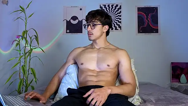 Snapshot of LatinReall chatting on October 23, 2025, 1:27 am LatinReall online show from October 23, 2025, 1:27 am