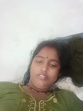 Guriya0076 online show from June 14, 2026, 11:18 pm