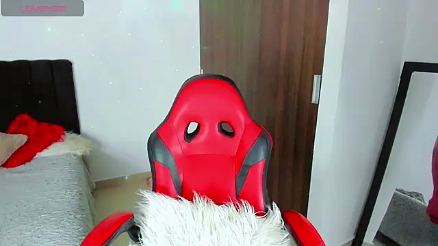 alexandra cute online show from December 19, 2025, 9:05 am