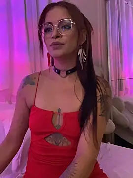 TayllorSweet  online show from April 28, 2026, 12:31 am