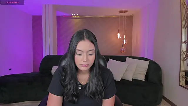 AmbarJames  online show from September 9, 2025, 12:05 pm