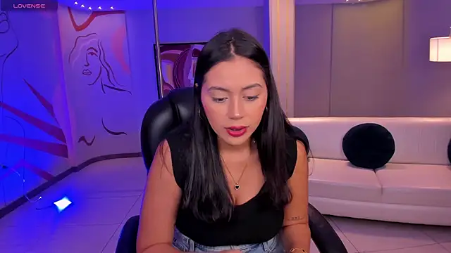 AmbarJames  online show from September 20, 2025, 12:06 pm