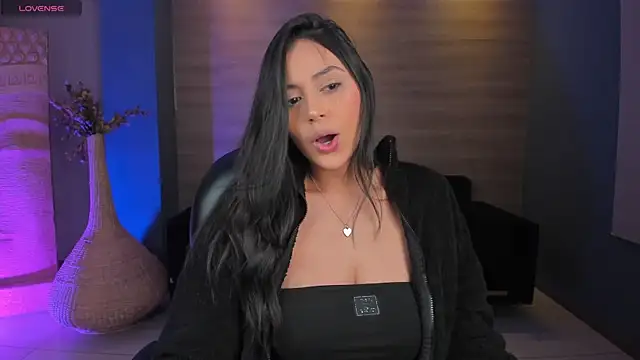 AmbarJames  online show from December 17, 2025, 12:00 pm