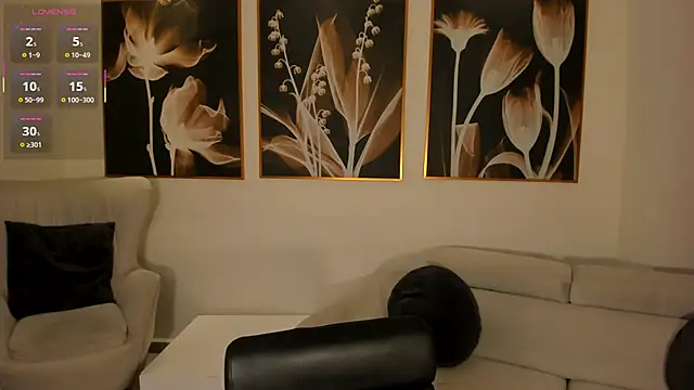 MilaLawrence online show from April 15, 2026, 7:58 pm