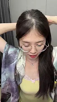 Qianqian-888 online show from December 2, 2025, 1:05 pm