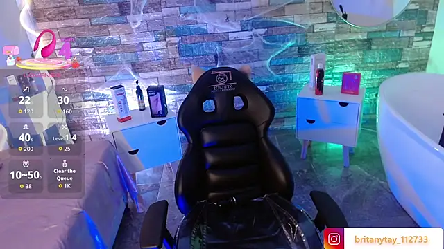 boyfox tay online show from November 6, 2025, 4:13 am