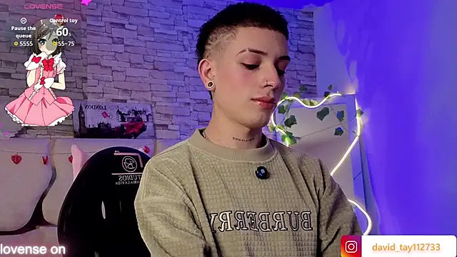 boyfox tay online show from February 16, 2026, 7:32 pm