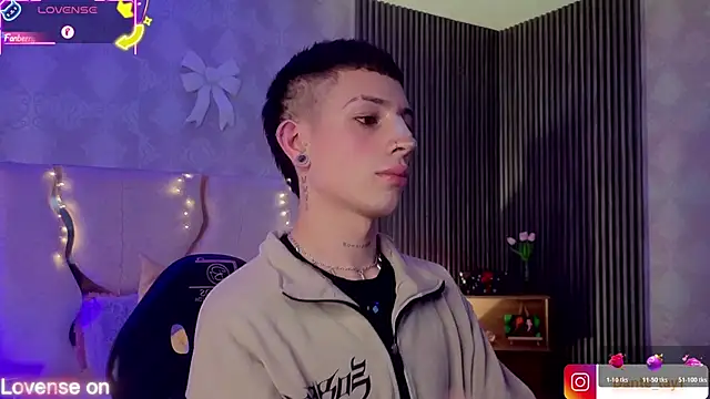 boyfox tay online show from March 1, 2026, 2:57 am