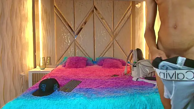 Hotcouple 222 online show from October 15, 2025, 7:19 am