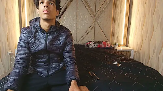 Hotcouple 222 online show from April 4, 2026, 7:17 am