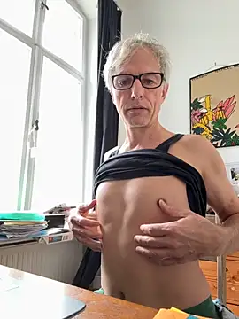 SexyLeon8 online show from October 17, 2025, 9:12 am