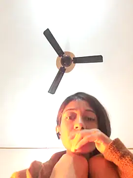 babe jasmine online show from December 17, 2025, 2:28 am