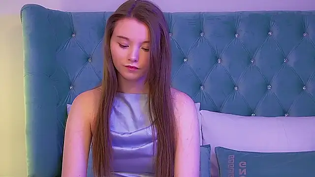 KeiraAsti online show from February 16, 2026, 6:04 pm