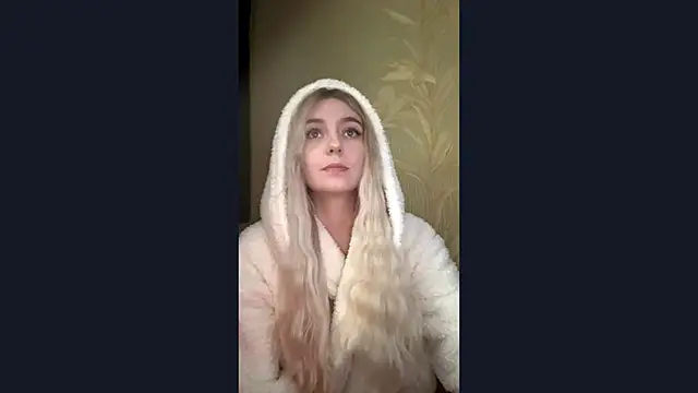 Snapshot of sindi_love_u chatting on October 19, 2025, 9:32 am sindi love u online show from October 19, 2025, 9:32 am