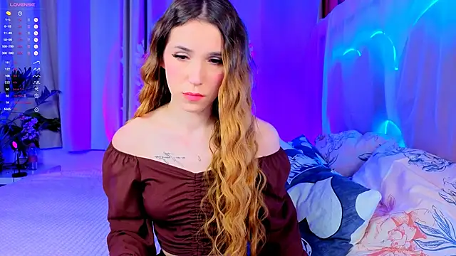 Snapshot of -CindyLou chatting on October 10, 2025, 8:41 pm -CindyLou online show from October 10, 2025, 8:41 pm