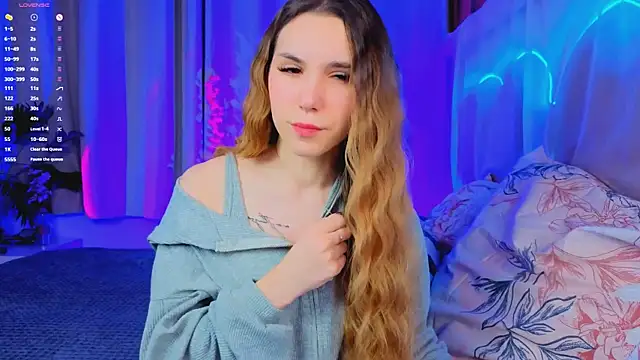 Snapshot of -CindyLou chatting on October 11, 2025, 8:07 pm -CindyLou online show from October 11, 2025, 8:07 pm