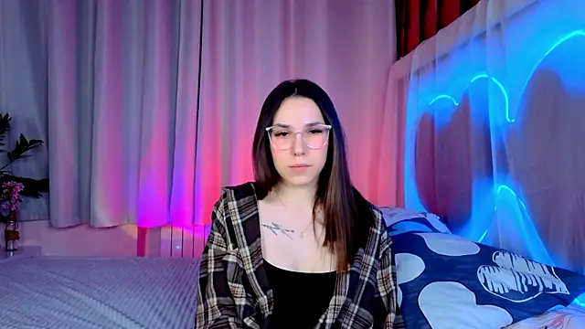 -CindyLou online show from February 3, 2026, 6:11 am