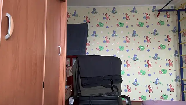 chiraq1945 online show from December 20, 2025, 7:48 am