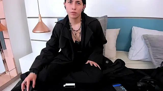 Ashkoreh online show from March 17, 2026, 11:08 pm