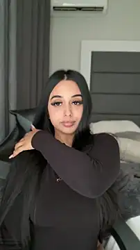 LilMisIndianx online show from April 12, 2026, 1:05 pm