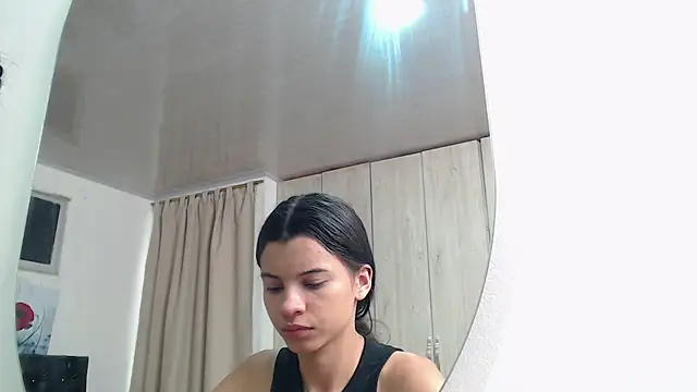 Snapshot of pinky_f00x chatting on May 1, 2026, 7:29 pm pinky f00x online show from May 1, 2026, 7:29 pm