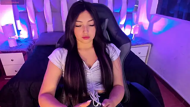 Adaara Rey online show from October 21, 2025, 8:20 pm