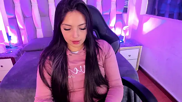 Adaara Rey online show from October 25, 2025, 8:58 pm