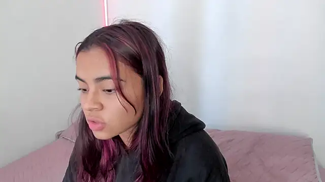 valy shyness online show from September 18, 2025, 6:54 pm