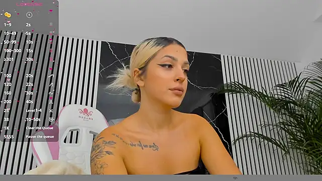 daisyblushh online show from October 3, 2025, 7:00 pm