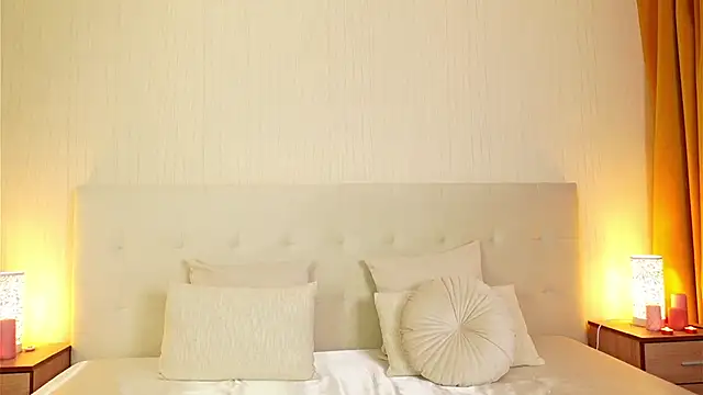 ZamphyraNightt online show from October 18, 2025, 9:37 pm