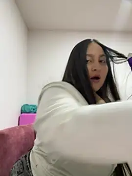 Abby Collings online show from April 17, 2026, 1:36 pm