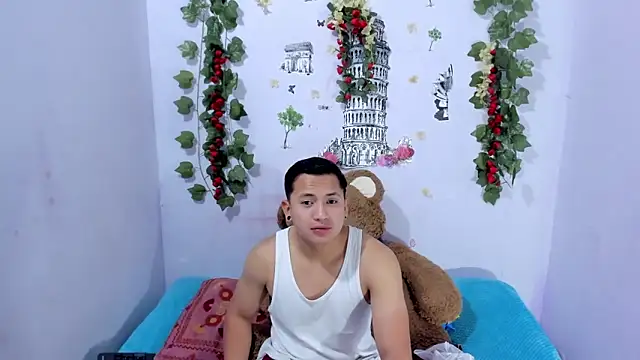 NataliaAndJulliam online show from October 2, 2025, 6:31 am